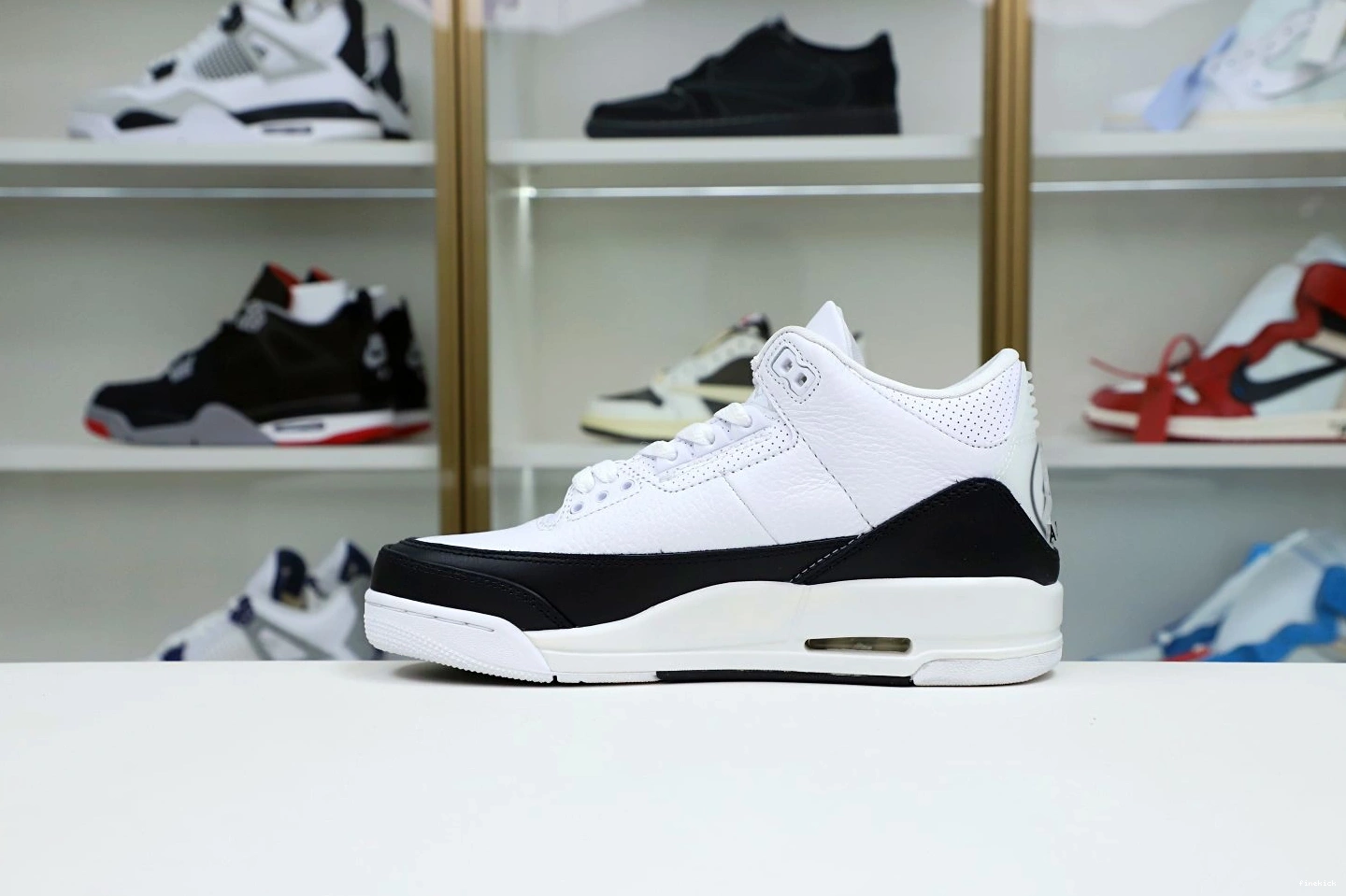 AIR 3 DESIGN RETRO 'WHITE' JORDAN X FRAGMENT SP 1227